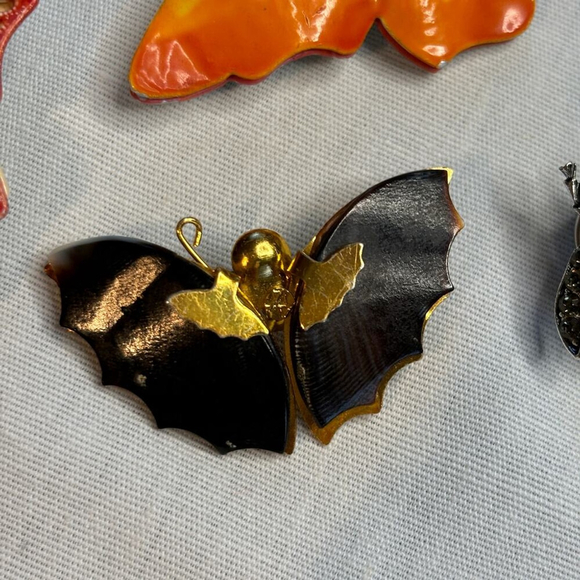 Bumble & Butterfly Lot of Vintage Pins Brooches Earring Ornate Insects Retro - Picture 8 of 11